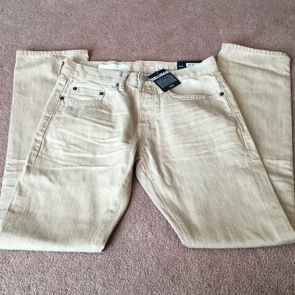 NWT GAP Slim Fit Button Fly Jeans Size 28